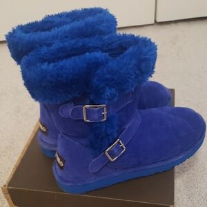 Royal Blue Winter Boots with Plush Lining and Slip-On Design